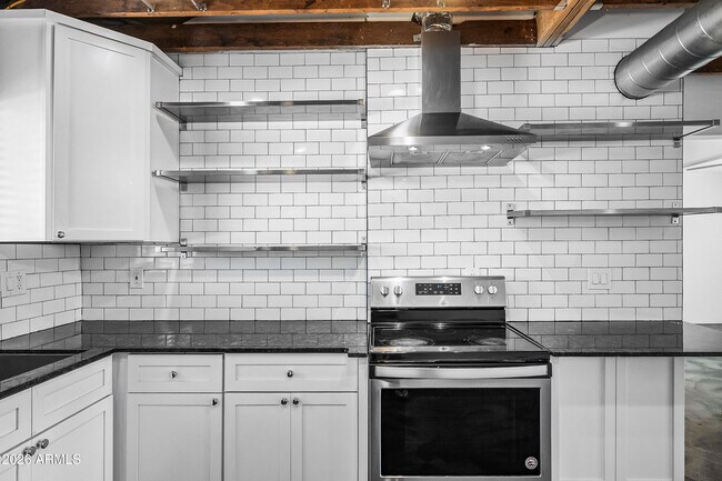 Building Photo - 3601 N 15th Ave