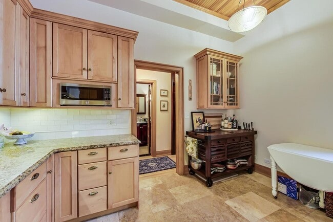 Building Photo - 2052 N Orleans St