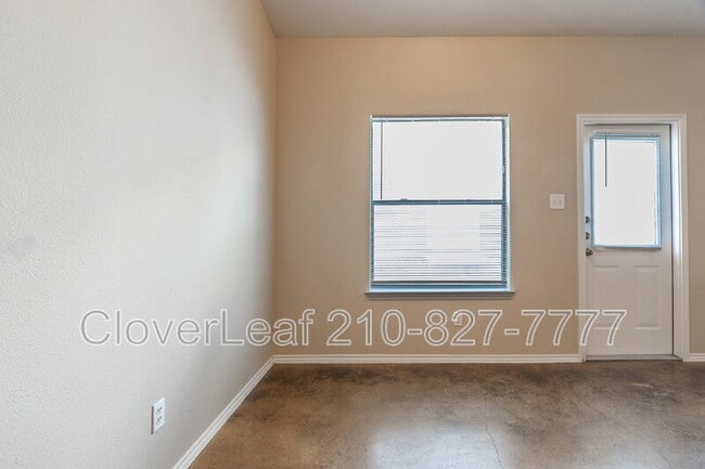 Building Photo - 5718 Golf Heights