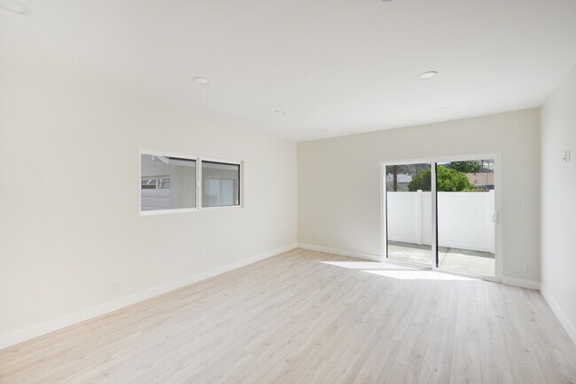 Building Photo - 1236 N Reese Pl