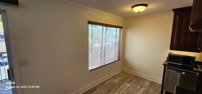 Building Photo - La Jolla / UTC - Villa Toscana - Nice 1 Be...