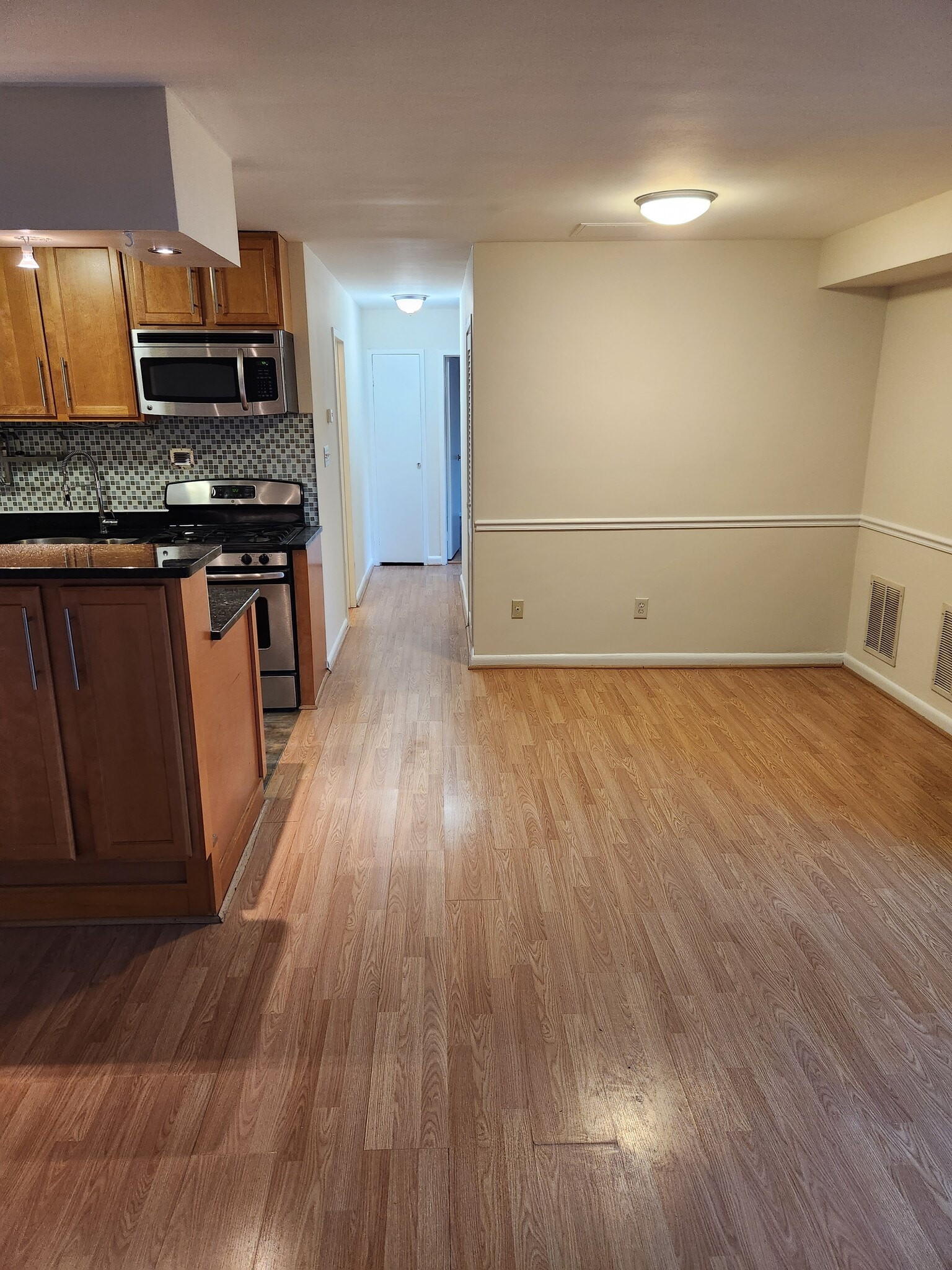 dining area/hallway - 1931 N Cleveland St