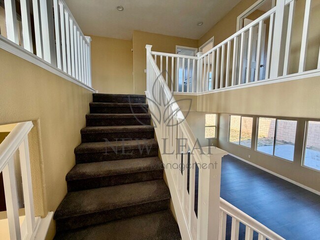 Building Photo - 4 bedroom 3bath 3 car garage in Victorville