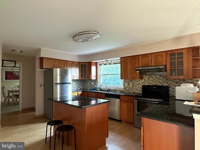 Building Photo - 703 Lora Ln