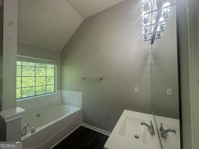 Building Photo - 7467 Petunia Dr