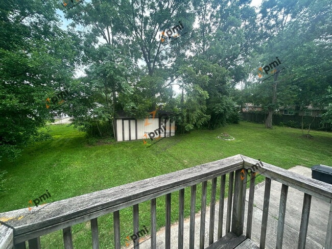 Building Photo - 2355 Hickory St