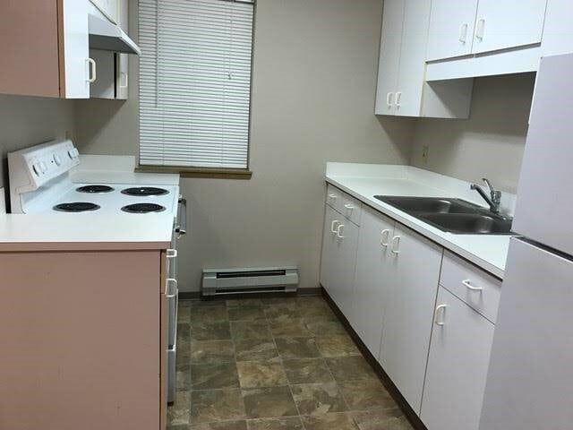 Building Photo - 525 Perry Pl