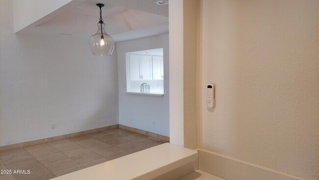 Building Photo - 2426 E Palo Verde Dr