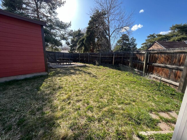 Building Photo - Adorable Duplex Close on West Side of Fort...