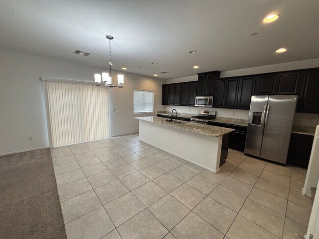 Building Photo - Beautiful Gated 3-Bed, 2.5-Bath Townhome in North Las Vegas!