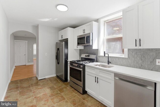 Building Photo - 71 Amboy Ave