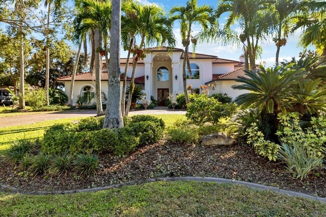 Building Photo - Luxury Golf Course Rental with private movie theater and ideal for entertaining large groups