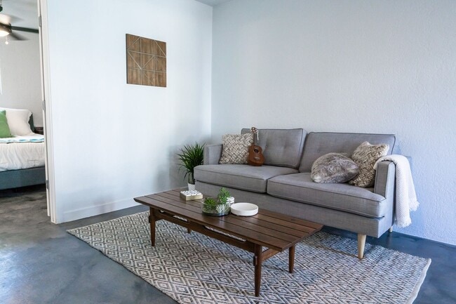 Interior Photo - 32 Arcadia