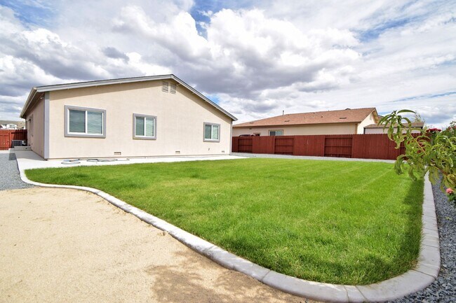 Building Photo - Cold Springs Beauty with View and RV Parking