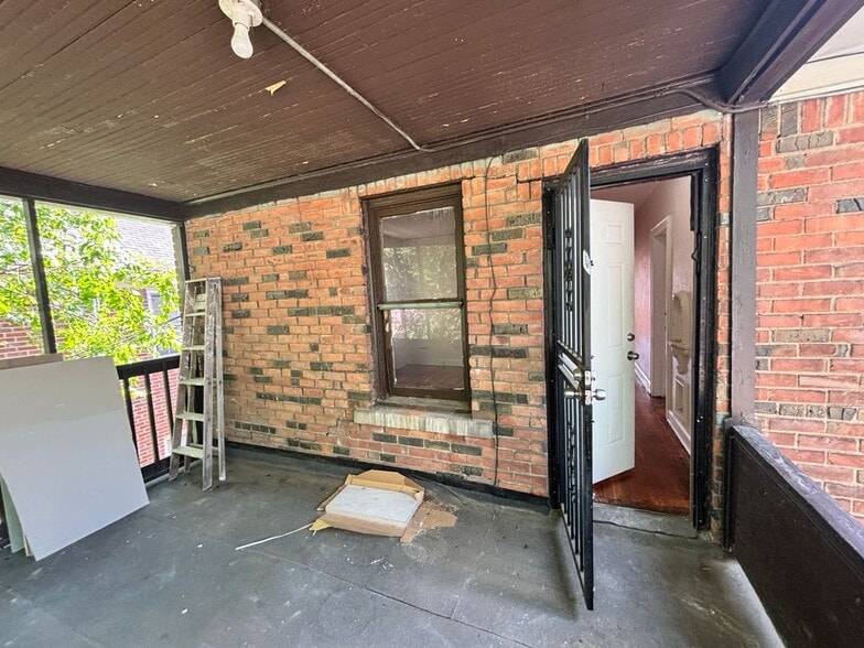 Building Photo - 17606 Roselawn St