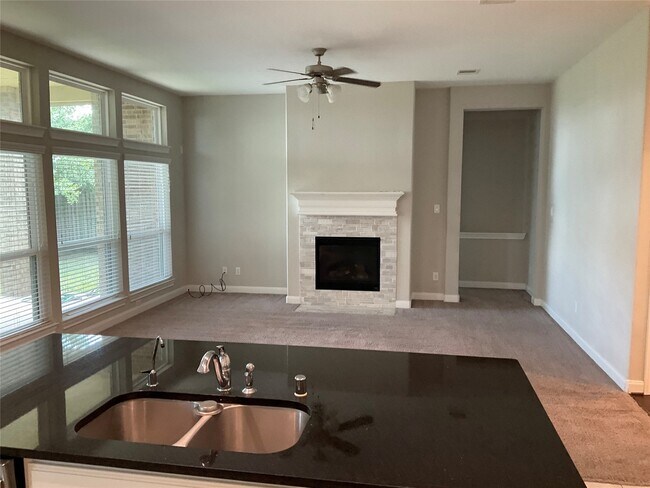 Building Photo - 907 Daffodil View Ct