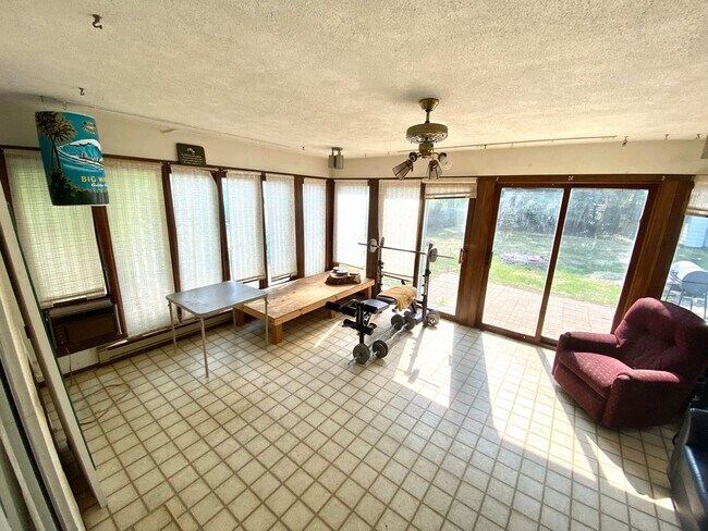 Building Photo - 5 Bedroom by NDSU!!