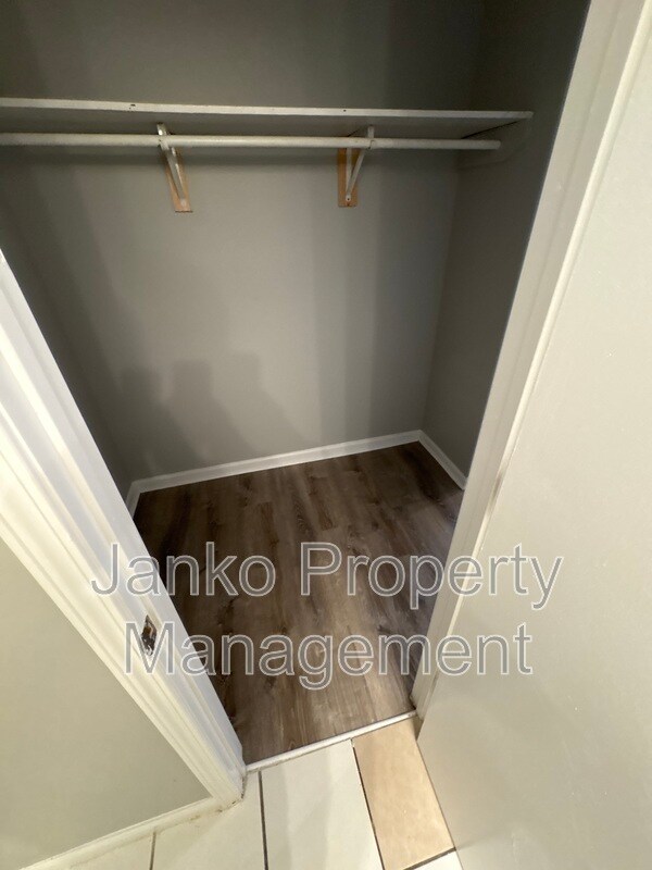 Building Photo - 3343 Commercial Ave