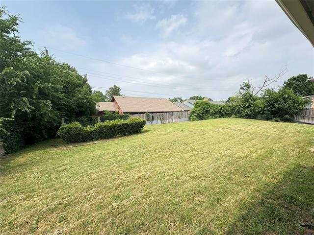 Building Photo - 8413 Sailors St