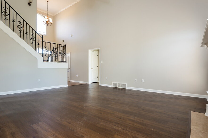 Building Photo - 6069 Asbury Pl