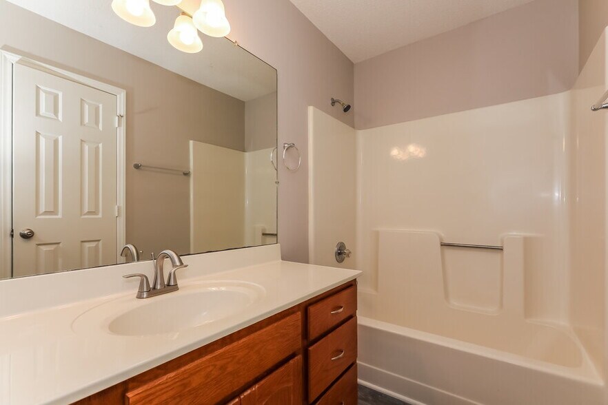 Building Photo - 925 Cameron Ct