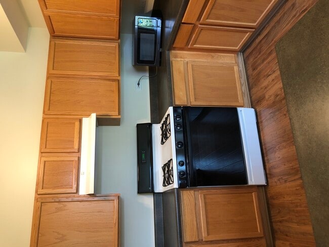 Building Photo - 1860 Fescue Dr