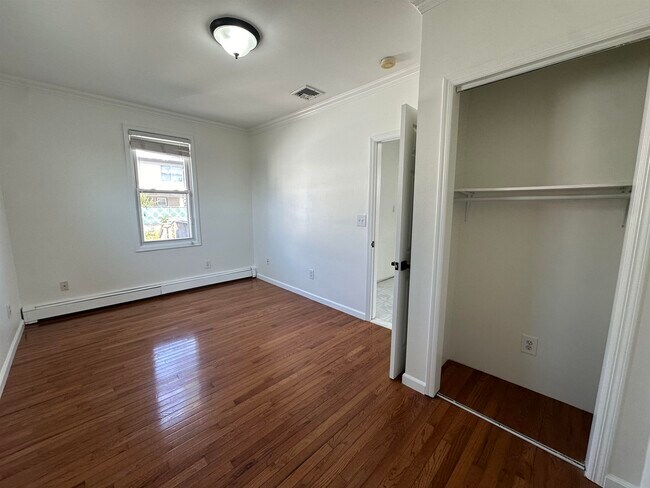 Building Photo - 443 Westminster Pl