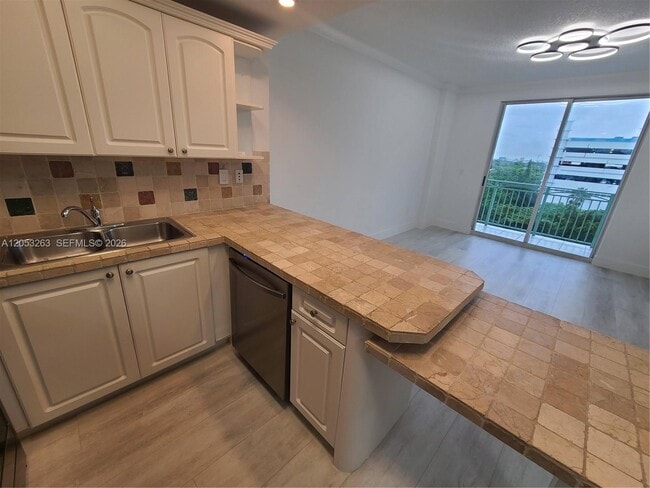 Building Photo - 3500 Coral Wy