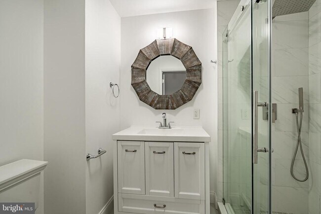 Building Photo - 21510 Valley Forge Cir