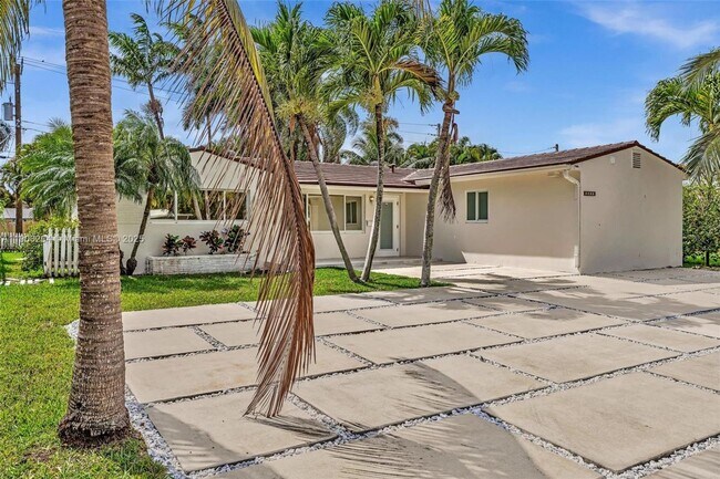 Building Photo - 1510 Coolidge St