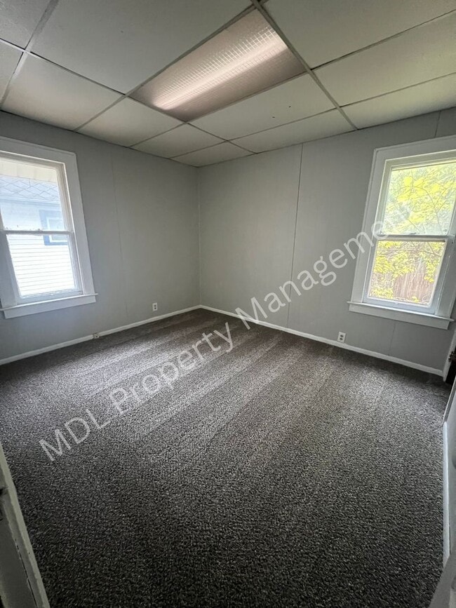 Building Photo - Cozy 4 Bedroom-2 Bath Home!