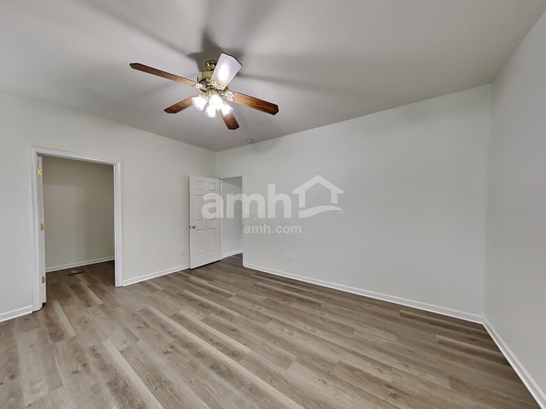 Building Photo - 1828 Annalee Dr