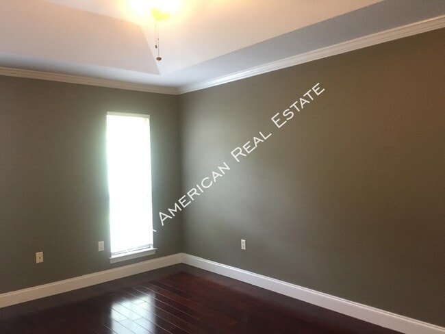 Building Photo - 53 Hillcrest Dr