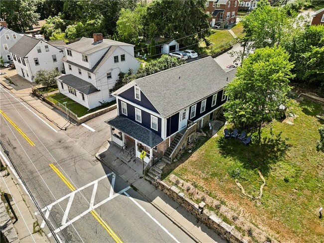 Building Photo - 48 Main St