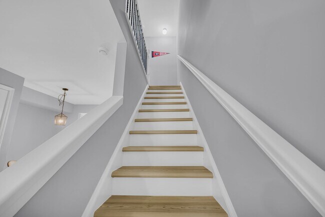 Building Photo - 290 Appleby Dr