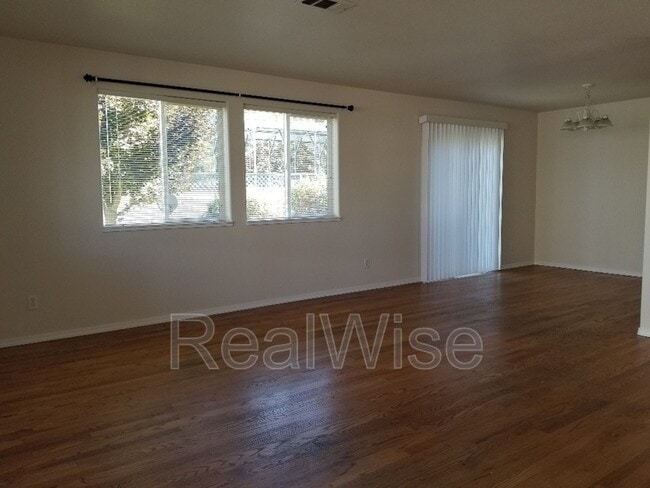 Building Photo - 1527 Hamilton Ln
