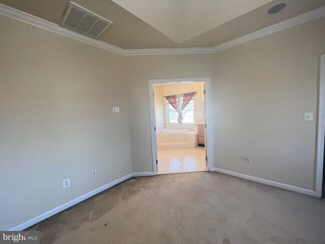 Building Photo - 43554 Freeport Pl