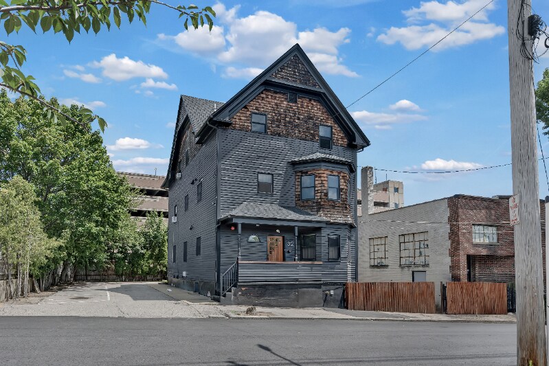 Building Photo - 32 Cargill St