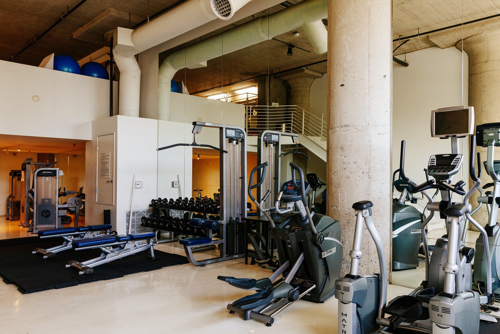 Building Photo - 1855 Industrial St