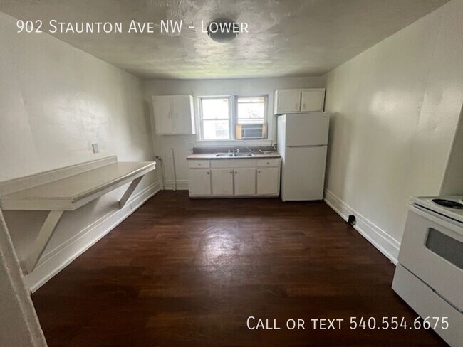 Building Photo - 902 Staunton Ave NW