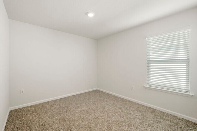 Building Photo - 5033 Rivergrass Dr