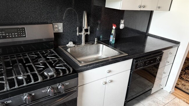 Building Photo - 55 Gill Ln