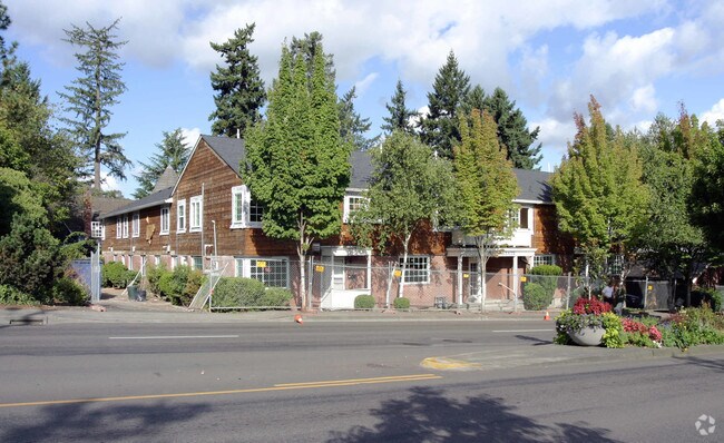 Primary Photo - Lakewood Court Apartments