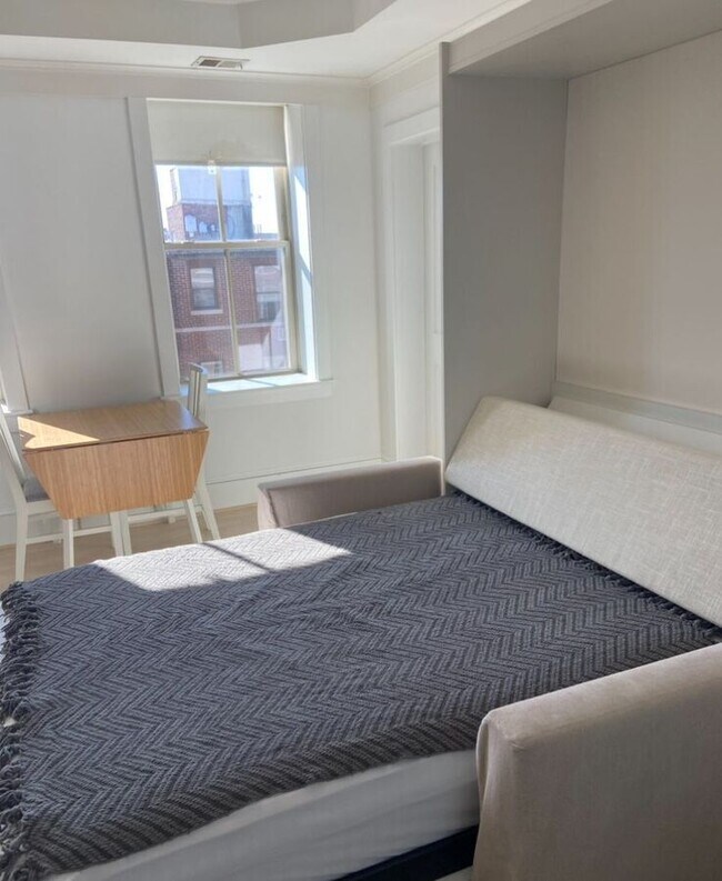 Building Photo - 1451 Park Rd NW