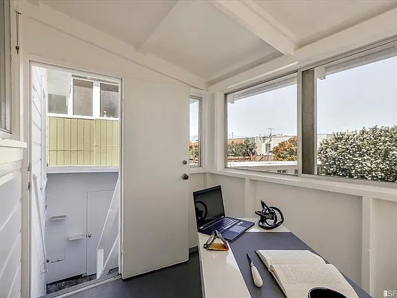 Building Photo - "Charming 2-Bed Sanctuary in San Francisco – Cozy 900 Sq Ft Retreat!"