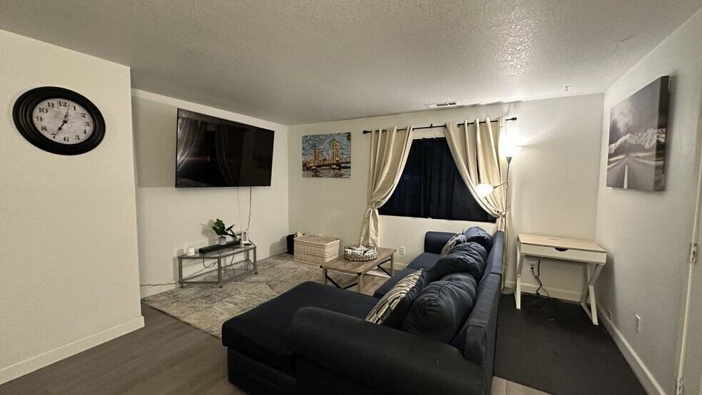 Building Photo - 1503 El Monte Ave