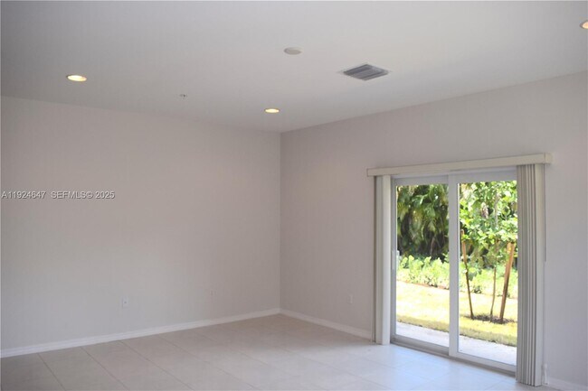 Building Photo - 8464 W McNab Rd