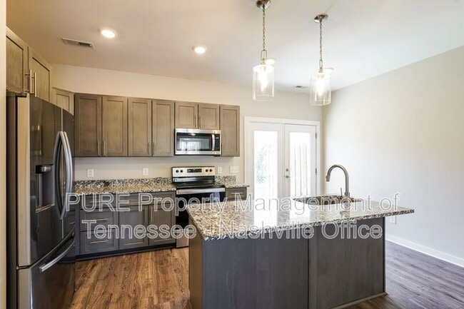 Building Photo - 2402 Danilynn Dr