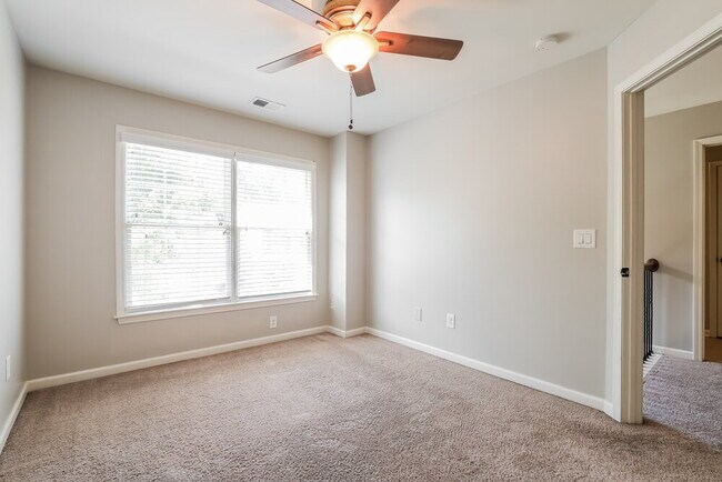 Building Photo - 216 Jefferson Ave