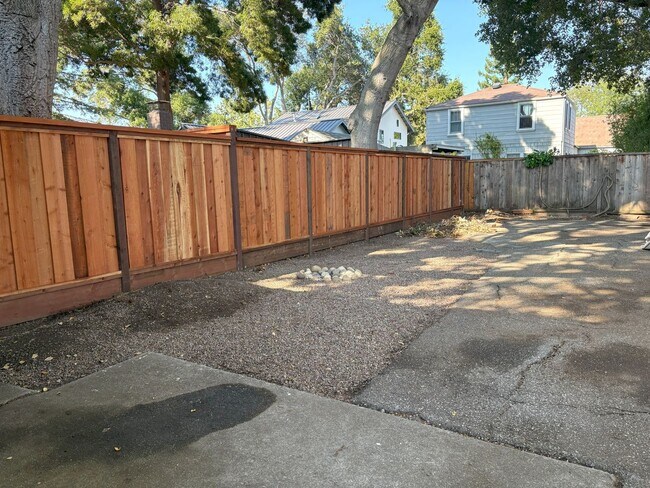 Building Photo - Cozy Cottage in Palo Alto